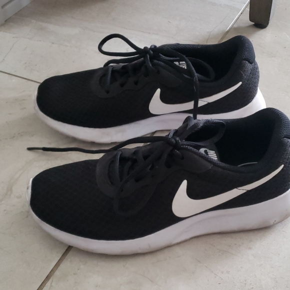 Nike Shoes - Nike size 6.5
